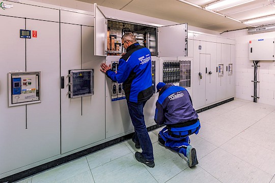 Elektriker bei der Arbeit